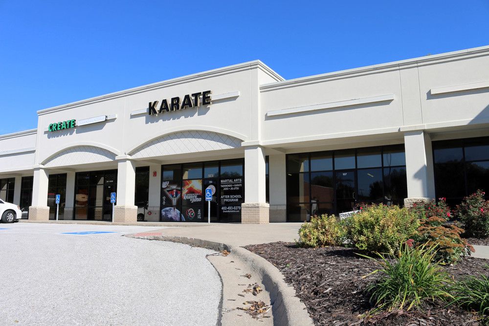 Hillrise Shopping Center: 2929 N 204th Street, Elkhorn, NE 68022